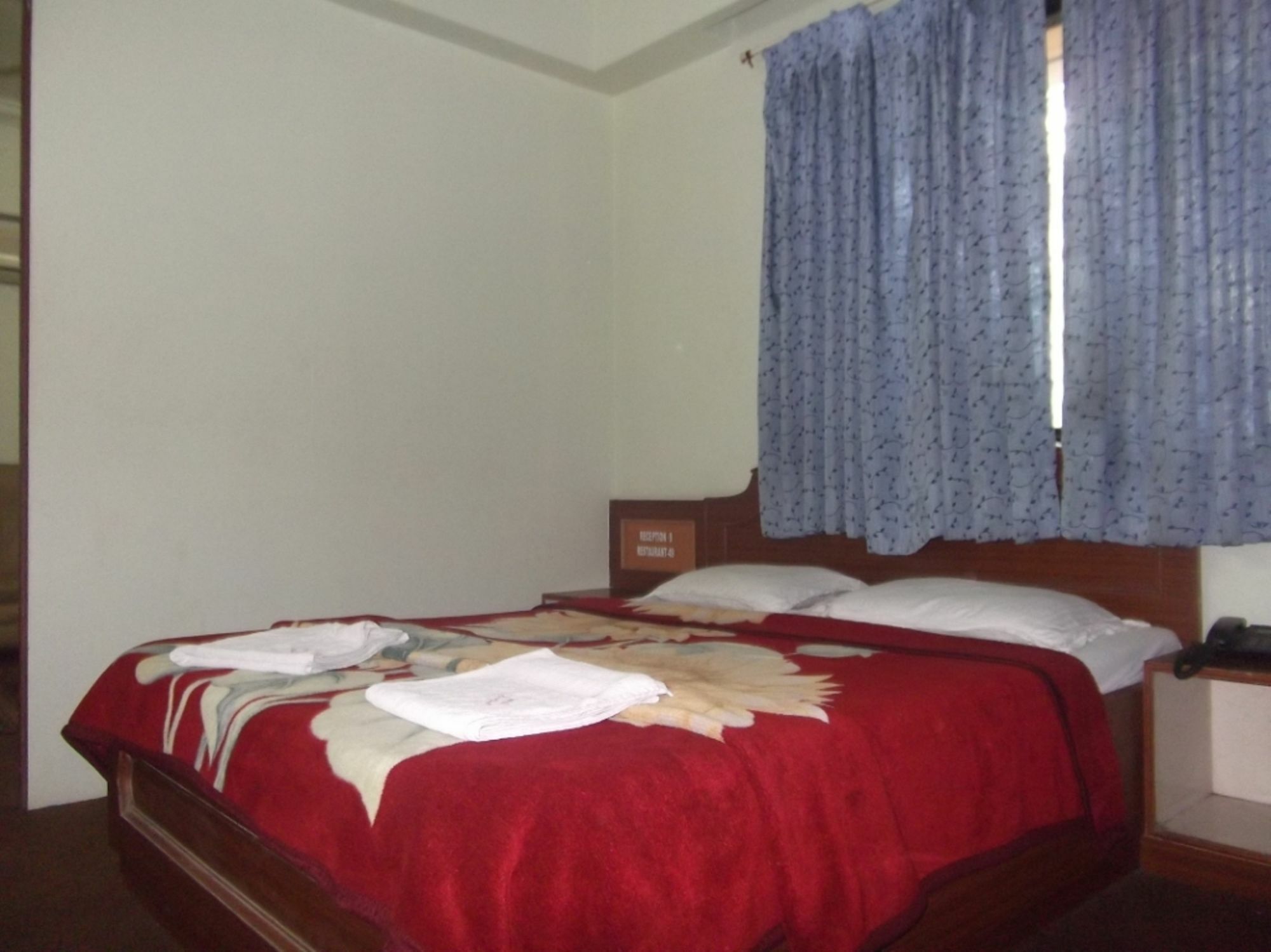 Hotel Ravikant ปูเน่ ภายนอก รูปภาพ